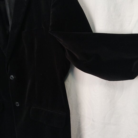 Men's Black Velvet 2-Button Blazer - Picture 4 of 7
